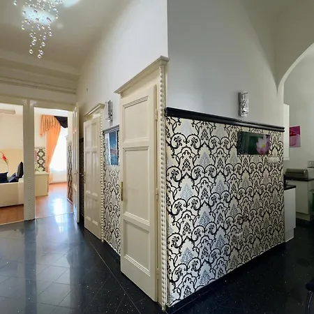 Versace Luxury * Budapešť