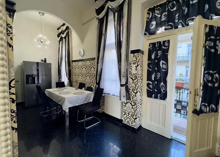 Versace Luxury Apartament Budapesta